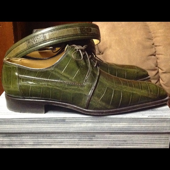 Shoes - Picture 3 of 6